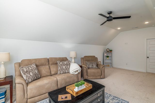 6406 Satjanon Drive, Ooltewah, TN 37363
