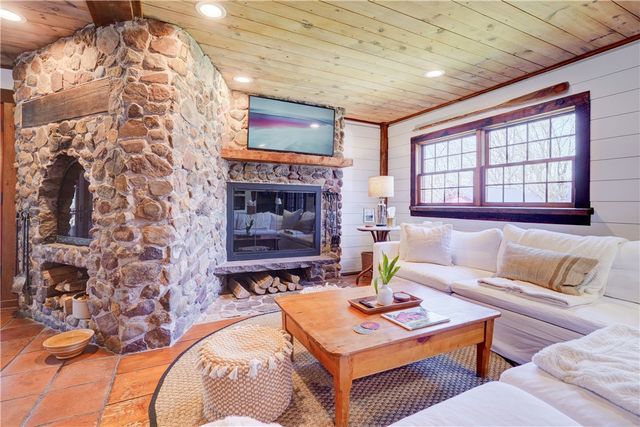 65 Mitchell Road, Pittsford, NY 14534