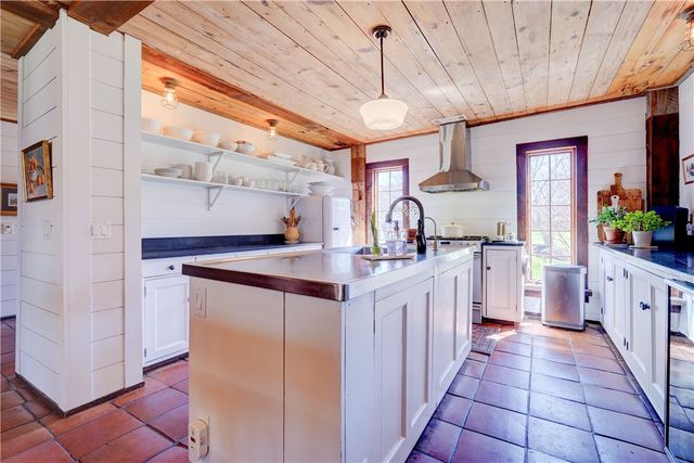 65 Mitchell Road, Pittsford, NY 14534