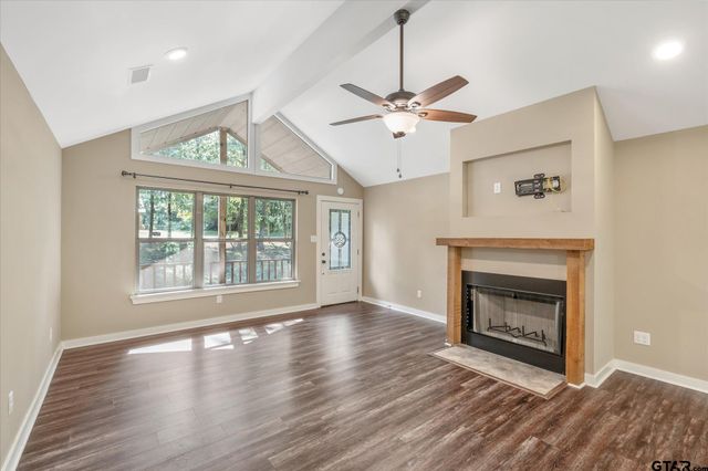 735 Wildwood Trl, Holly Lake Ranch, TX 75765