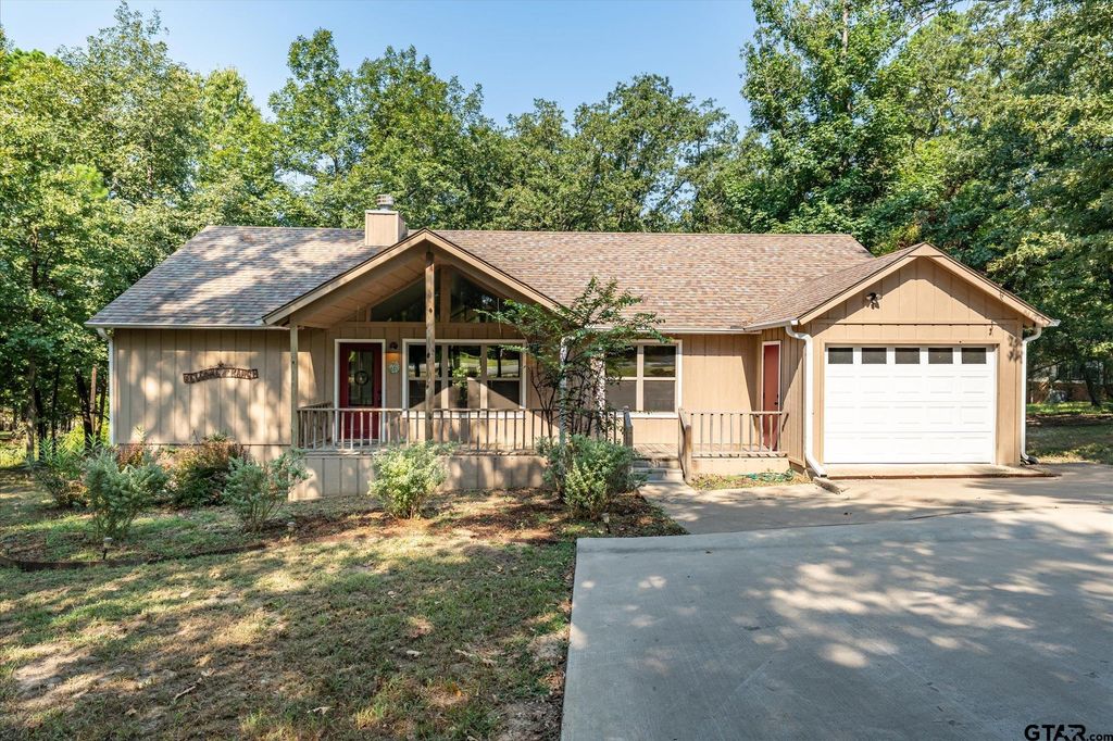 735 Wildwood Trl, Holly Lake Ranch, TX 75765