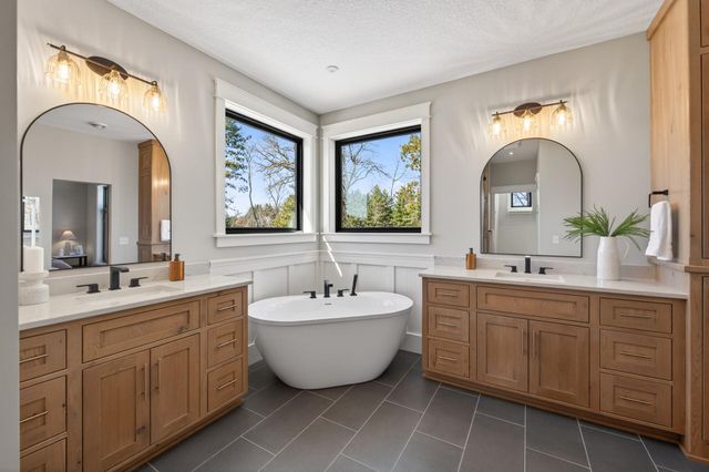 18071 Urbank Street NE, Ham Lake, MN 55304