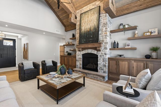 18071 Urbank Street NE, Ham Lake, MN 55304