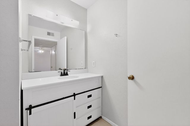 12609 Copperwood Drive NE, Albuquerque, NM 87123