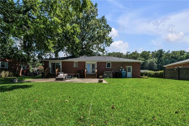 5924 Woodstock CT, Virginia Beach, VA 23464