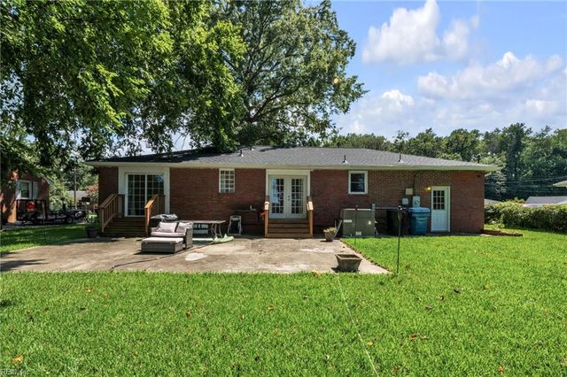 5924 Woodstock CT, Virginia Beach, VA 23464