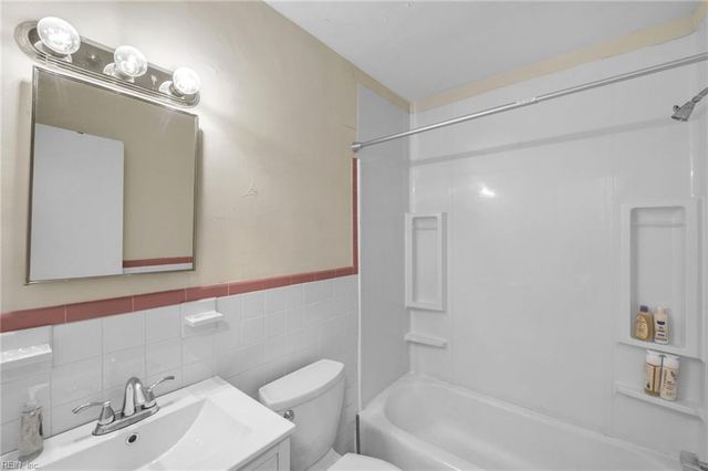 5924 Woodstock CT, Virginia Beach, VA 23464