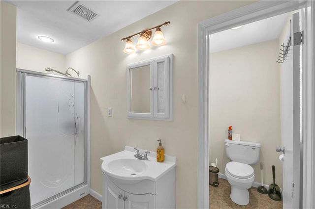 5924 Woodstock CT, Virginia Beach, VA 23464