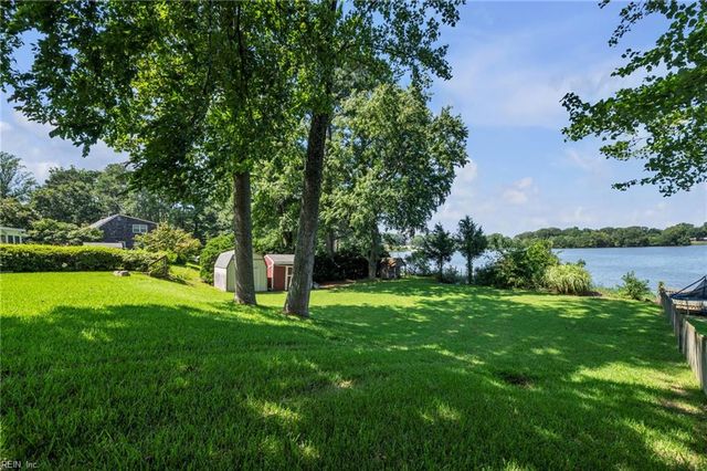 5924 Woodstock CT, Virginia Beach, VA 23464
