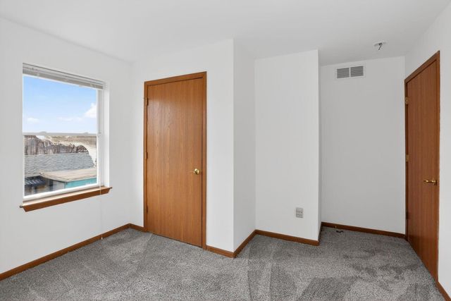 709 Cambridge Avenue, Rockford, IL 61102