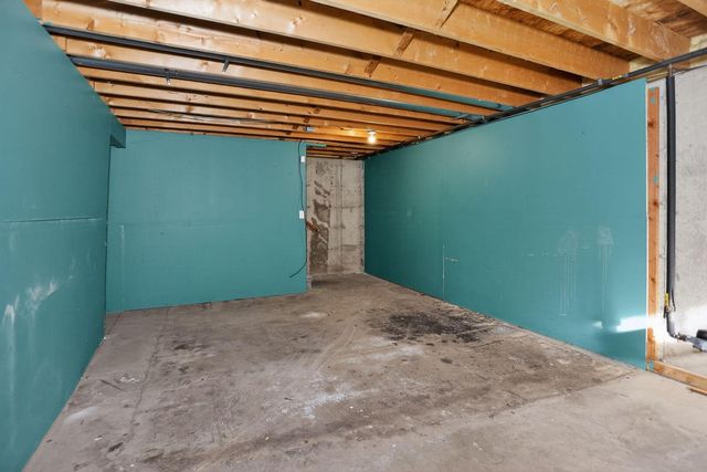 709 Cambridge Avenue, Rockford, IL 61102