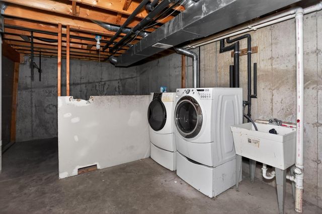 709 Cambridge Avenue, Rockford, IL 61102