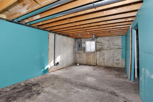 709 Cambridge Avenue, Rockford, IL 61102