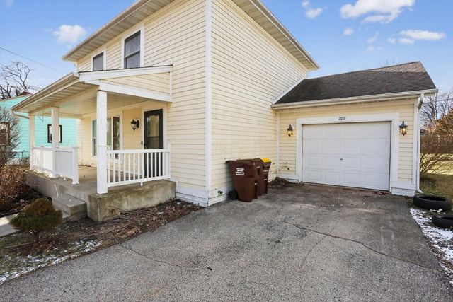 709 Cambridge Avenue, Rockford, IL 61102