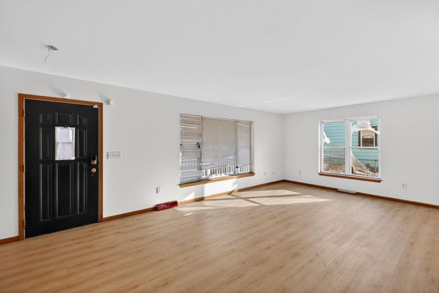 709 Cambridge Avenue, Rockford, IL 61102