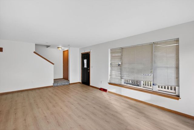 709 Cambridge Avenue, Rockford, IL 61102