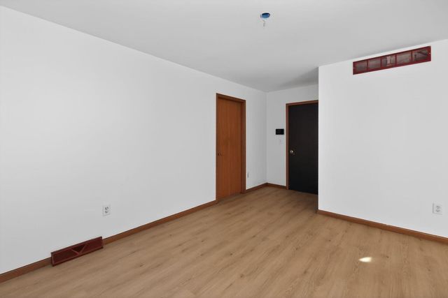 709 Cambridge Avenue, Rockford, IL 61102