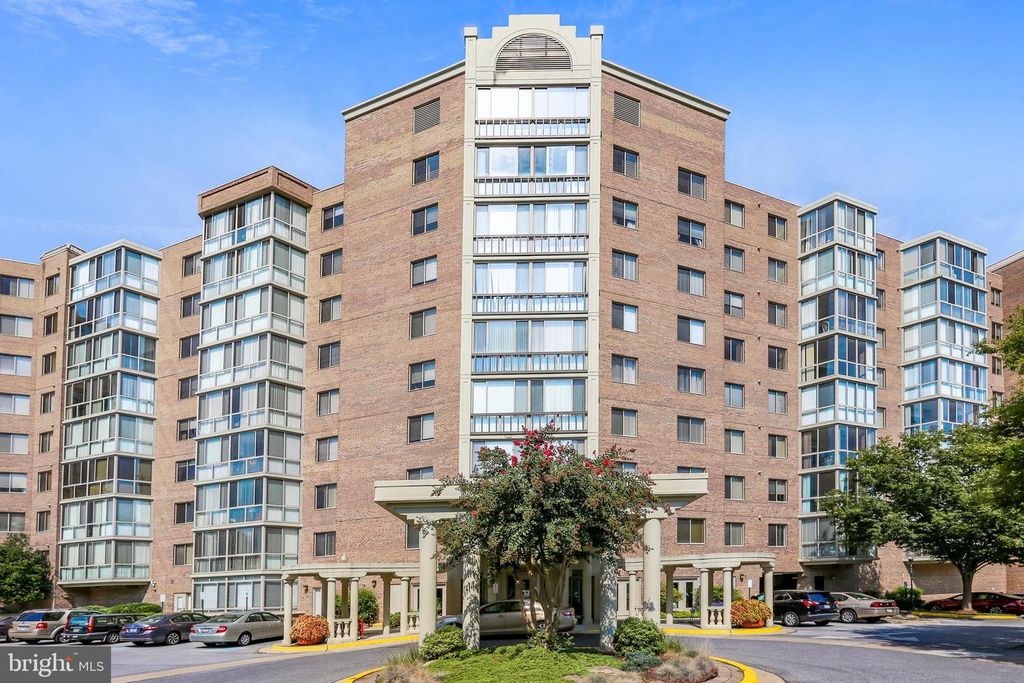 Image 2 of property listing at 3005 S LEISURE WORLD BLVD #426, Silver Spring, MD 20906