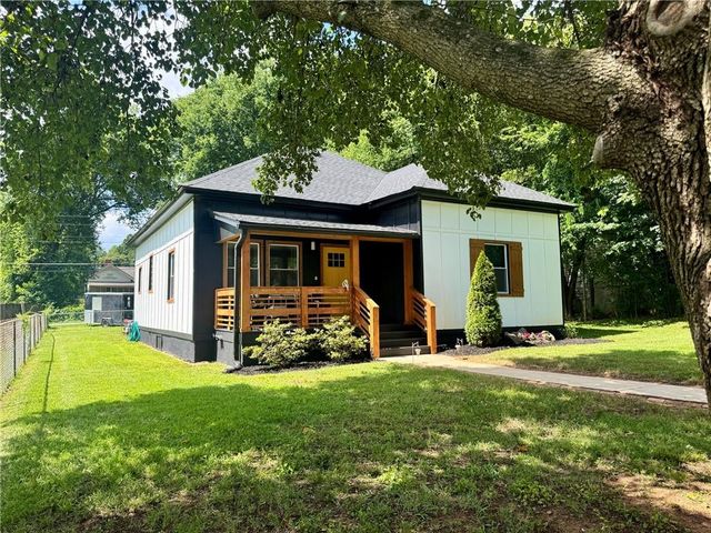 16 Allweather Street, Cartersville, GA 30120