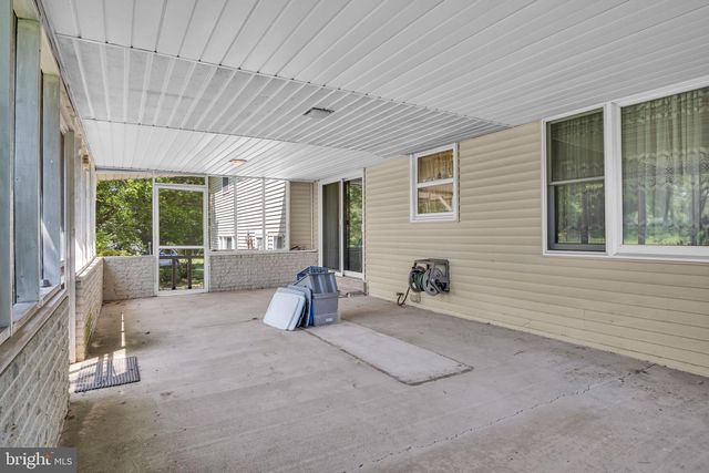 7555 FISHING CREEK VALLEY RD, Harrisburg, PA 17112