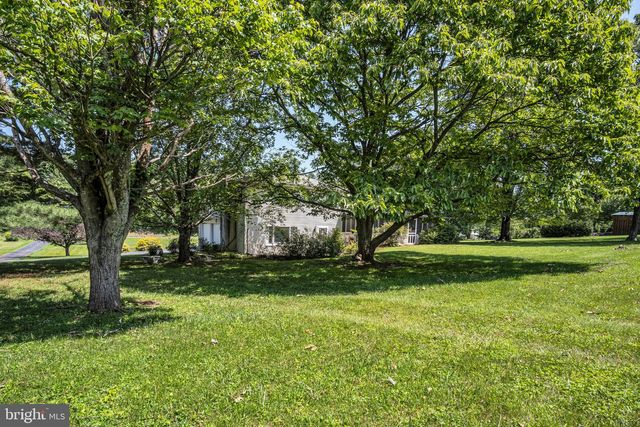 7555 FISHING CREEK VALLEY RD, Harrisburg, PA 17112