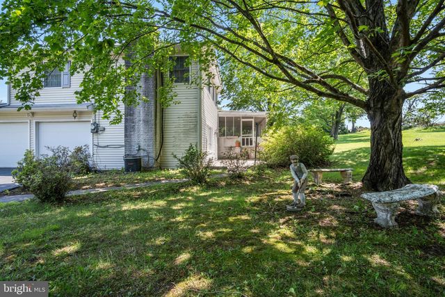 7555 FISHING CREEK VALLEY RD, Harrisburg, PA 17112