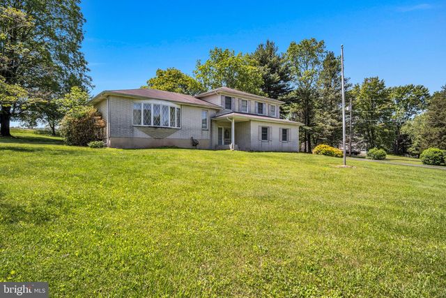 7555 FISHING CREEK VALLEY RD, Harrisburg, PA 17112