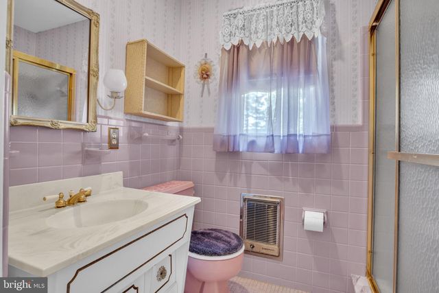 7555 FISHING CREEK VALLEY RD, Harrisburg, PA 17112