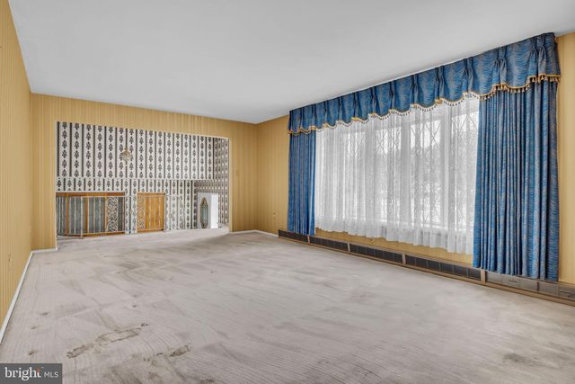 7555 FISHING CREEK VALLEY RD, Harrisburg, PA 17112
