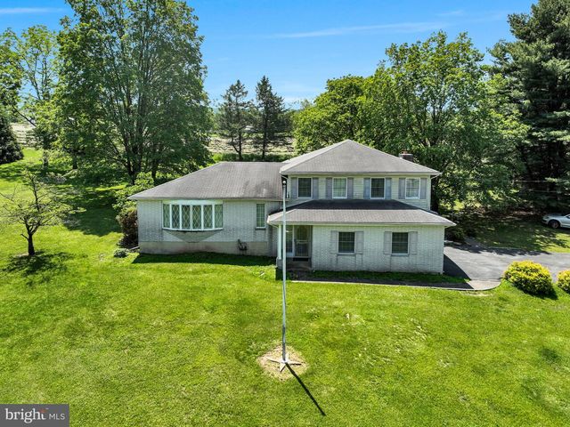 7555 FISHING CREEK VALLEY RD, Harrisburg, PA 17112