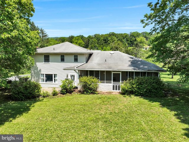 7555 FISHING CREEK VALLEY RD, Harrisburg, PA 17112