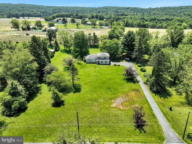 7555 FISHING CREEK VALLEY RD, Harrisburg, PA 17112