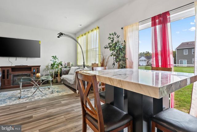 320 LOCUST RUN DR, York, PA 17404