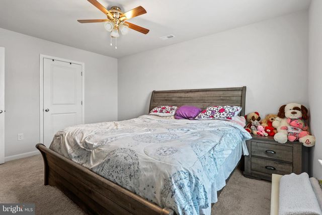 320 LOCUST RUN DR, York, PA 17404