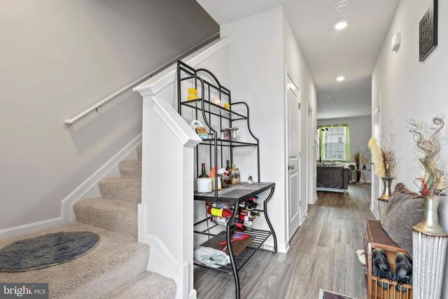 320 LOCUST RUN DR, York, PA 17404