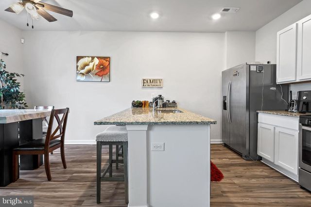 320 LOCUST RUN DR, York, PA 17404