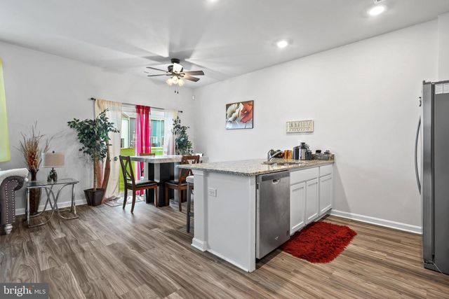 320 LOCUST RUN DR, York, PA 17404