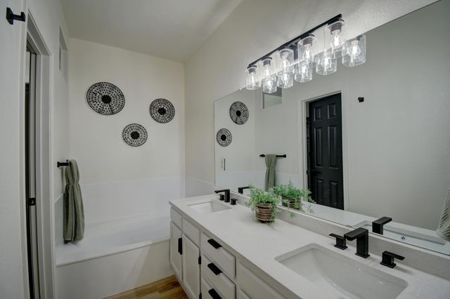 2163 Black Willow Drive NE, Albuquerque, NM 87122