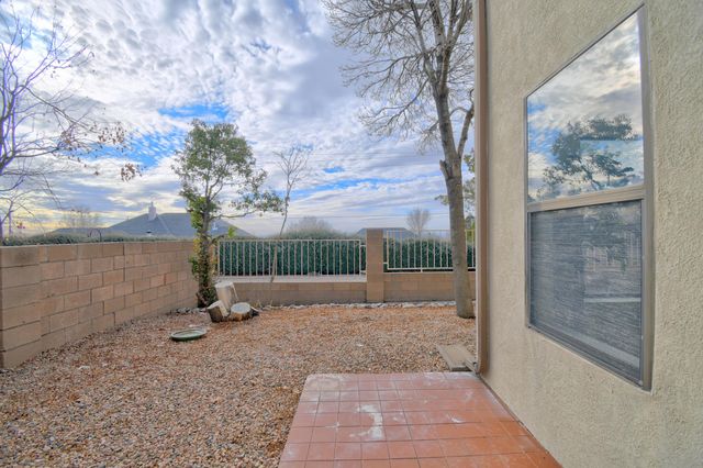 2163 Black Willow Drive NE, Albuquerque, NM 87122