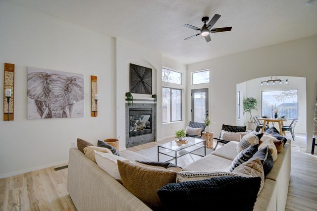 2163 Black Willow Drive NE, Albuquerque, NM 87122