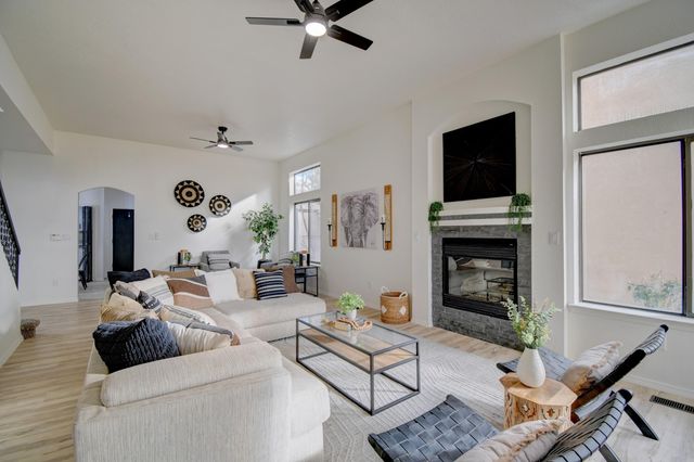 2163 Black Willow Drive NE, Albuquerque, NM 87122