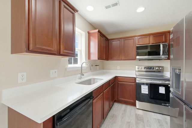 1327 Tonya Dr, La Vergne, TN 37086