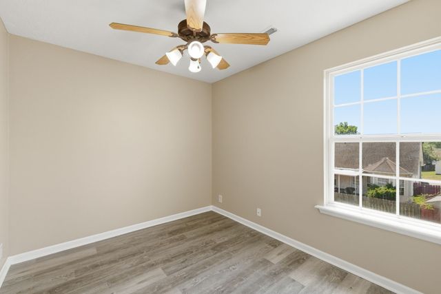 1327 Tonya Dr, La Vergne, TN 37086