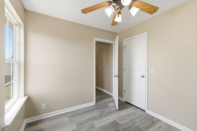 1327 Tonya Dr, La Vergne, TN 37086