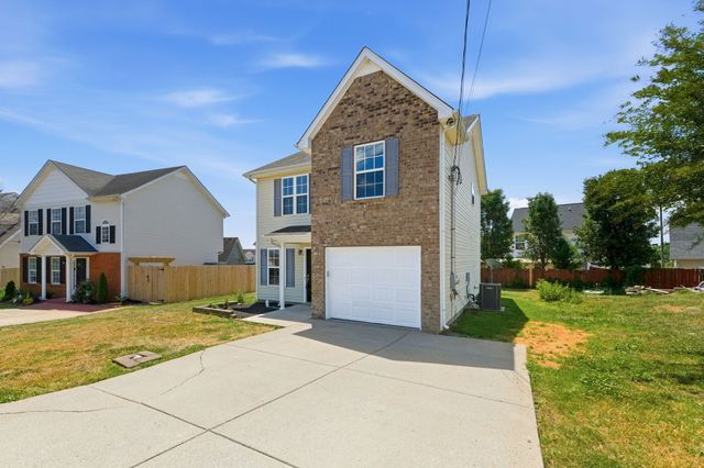 1327 Tonya Dr, La Vergne, TN 37086