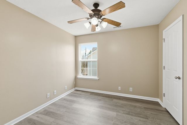 1327 Tonya Dr, La Vergne, TN 37086
