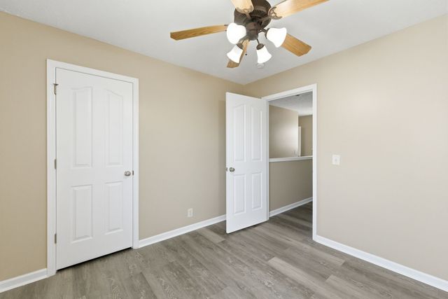 1327 Tonya Dr, La Vergne, TN 37086