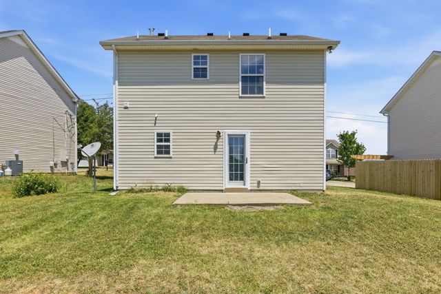 1327 Tonya Dr, La Vergne, TN 37086