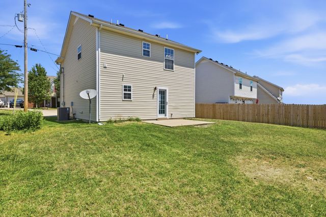 1327 Tonya Dr, La Vergne, TN 37086
