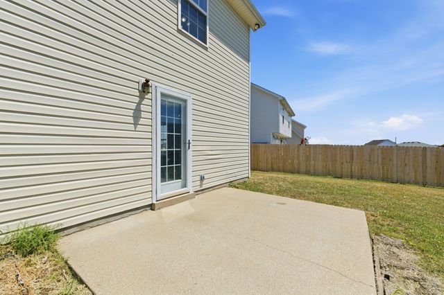1327 Tonya Dr, La Vergne, TN 37086